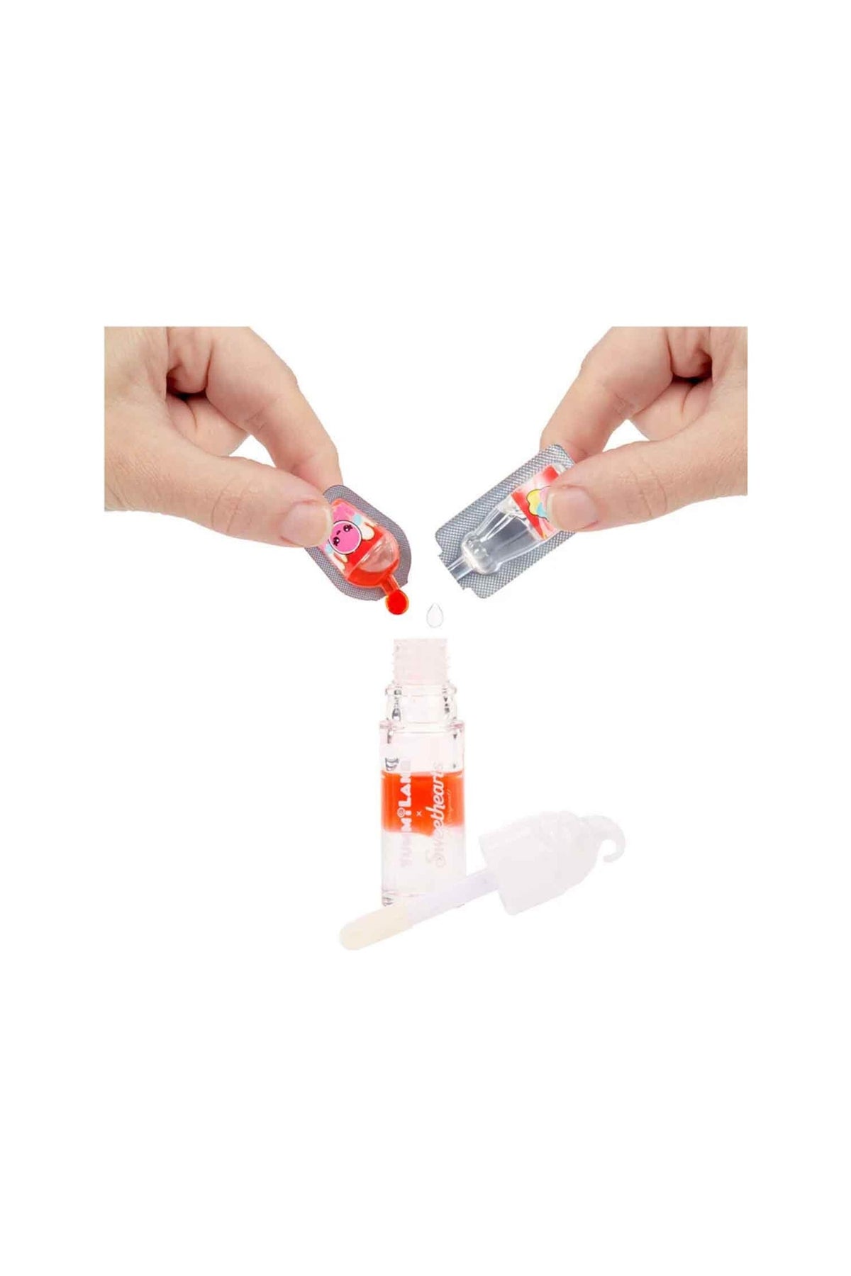 Yummiland Sweethearts Sevgililer Günü Mini Bebek ve Dudak Parlatıcısı Seti - Lily Hearts