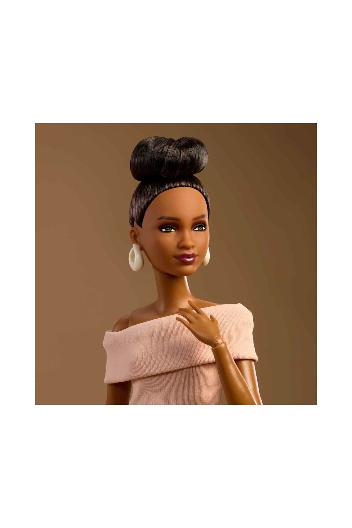 Barbie Signature Barbie Basics Ikonik Koleksiyon Bebeği Model 08 JJX27